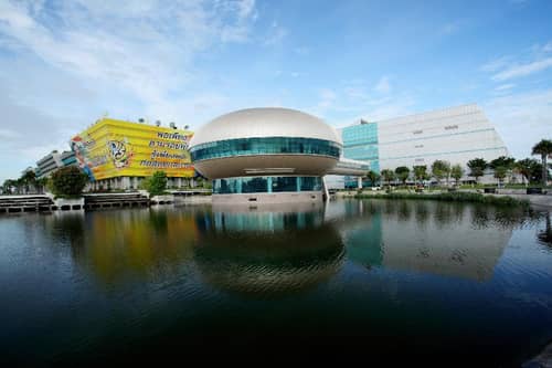 Centara Life Government Complex Hotel & Convention