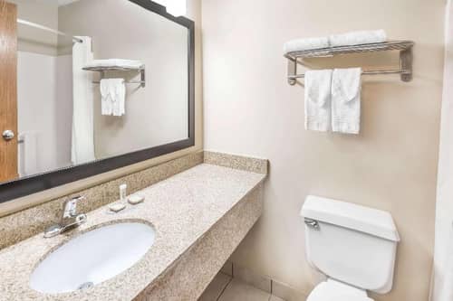 Super 8 by Wyndham Bloomington University Area