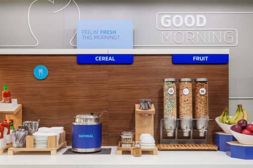 Holiday Inn Express & Suites - New Philadelphia