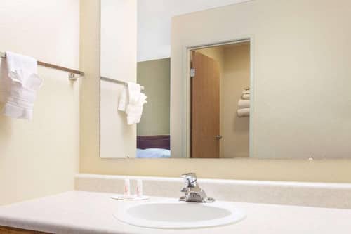 Super 8 by Wyndham McCall