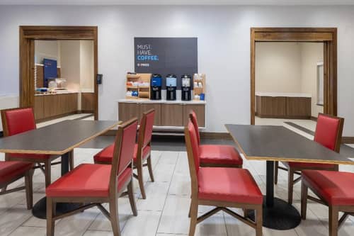 Holiday Inn Express Dallas East- Fairpark