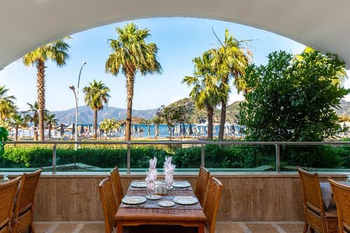 Faros Premium Beach Hotel