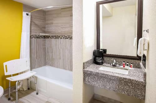 Super 8 by Wyndham Ft Stockton