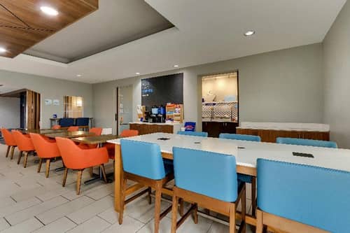 Holiday Inn Express and Suites Ardmore (ex Quinta)