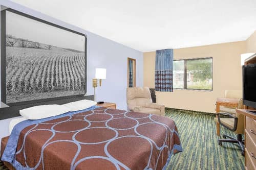 Boarders Inn & Suites Waterloo/Cedar Falls