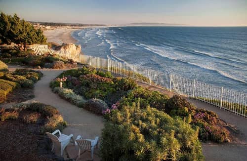 Cottage Inn By the Sea