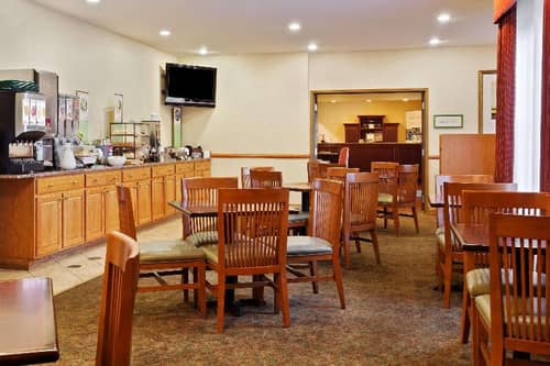 Country Inn & Suites Elgin
