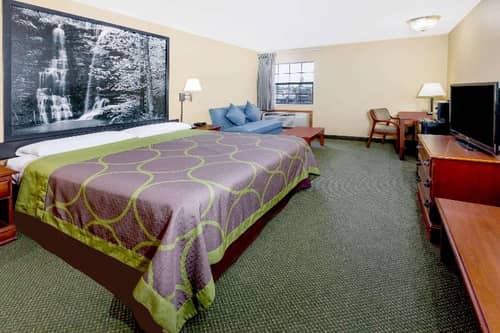Super 8 by Wyndham Pine Bluff