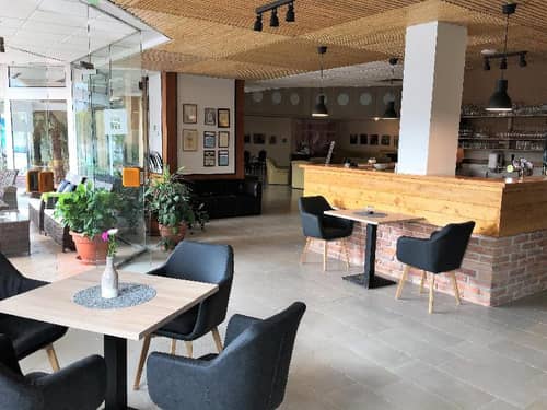Hotel Irottkö