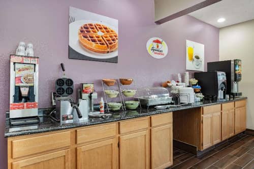 Super 8 by Wyndham Emmetsburg