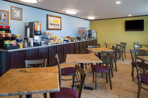 Days Inn & Suites by Wyndham Spokane Airport
