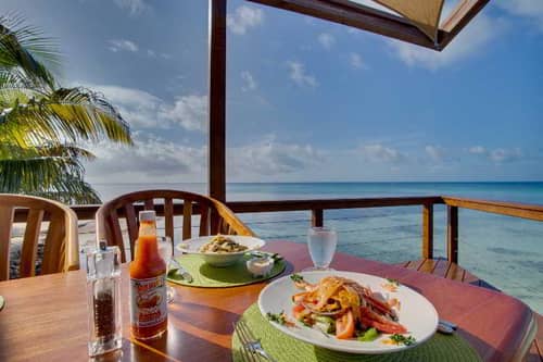Hatchet Caye Resort