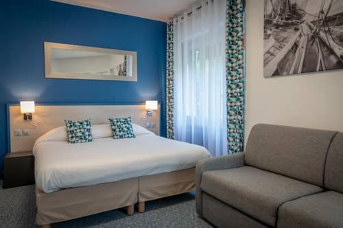 REX HOTEL