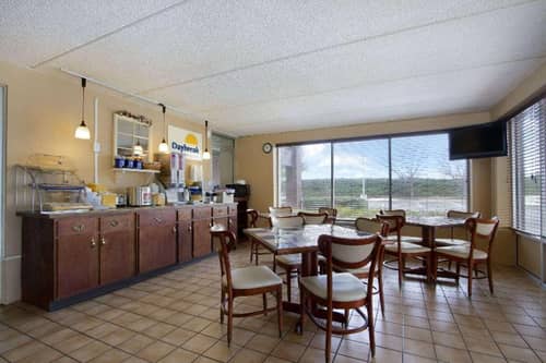 Days Inn by Wyndham Seneca