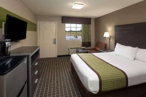 Days Inn by Wyndham Athens, AL