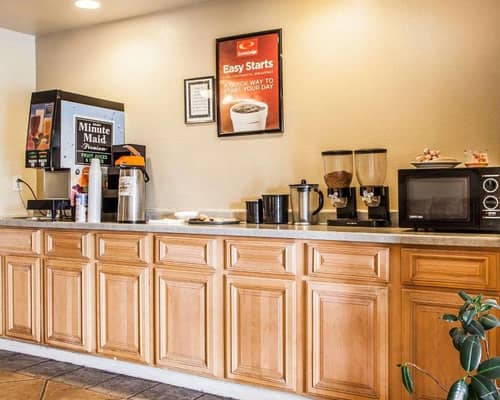 Econo Lodge  Inn & Suites Granite City