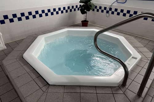 Quality Suites Near West Acres