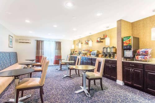 Dulles Suites
