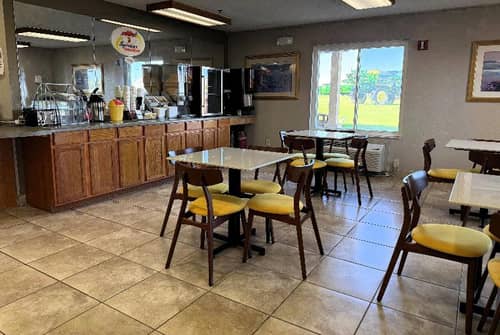 Super 8 by Wyndham Frankfort IN