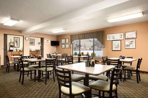 Super 8 by Wyndham Houghton