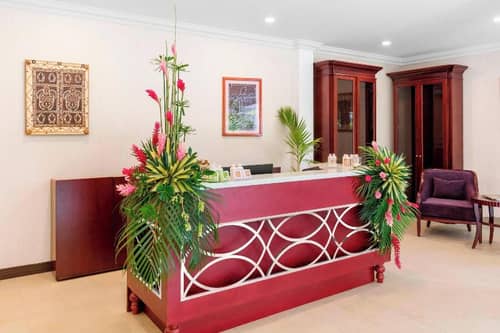 Sheraton Samoa Aggie Grey'S Hotel & Bungalows