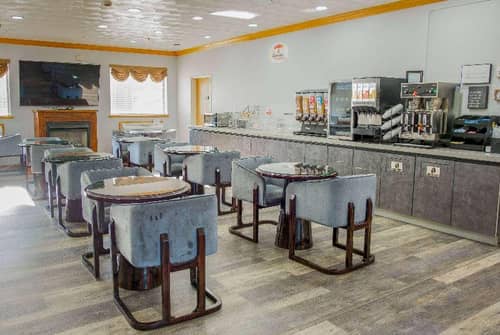 Super 8 by Wyndham Uniontown PA