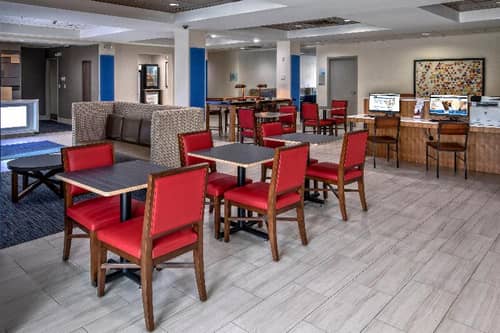 Holiday Inn Express and Suites Smyrna Nashville Ar