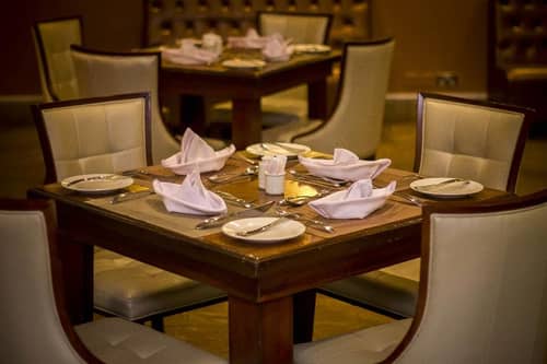 Batians Apartment Hotel