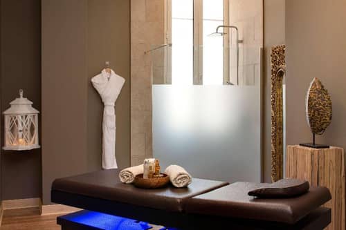 Grand Hotel des Sablettes Plage, Curio by Hilton