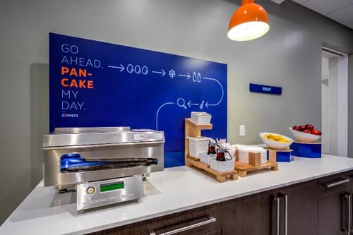 Holiday Inn Express and Suites Milroy - Reedsville