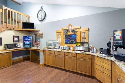 AmericInn by Wyndham West Salem