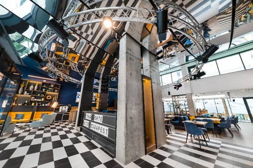 D8 Hotel