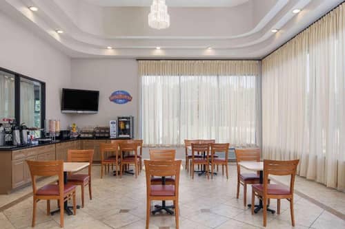 Baymont Inn & Suites Douglasville Atlanta