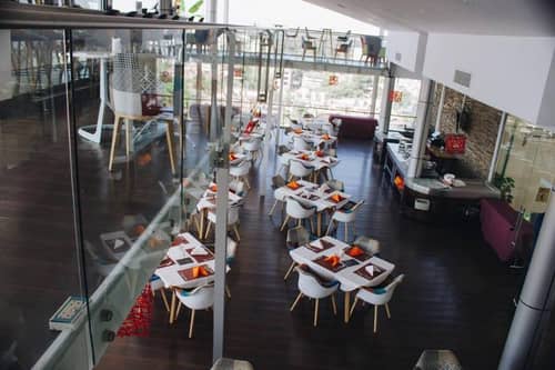 Cloud Hotel & Suites