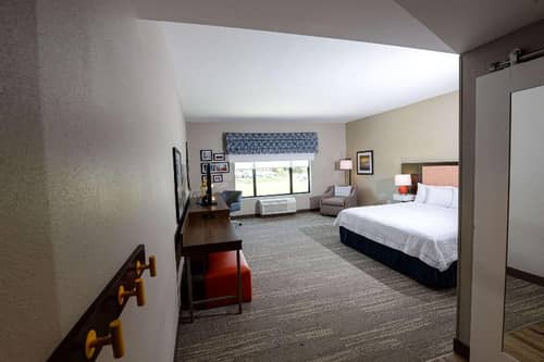 Hampton Inn & Suites Lenoir, NC