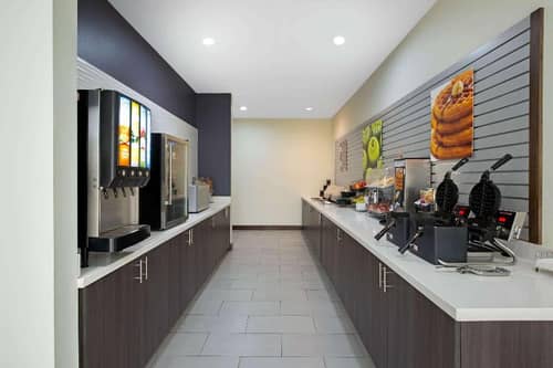 La Quinta Inn Suites By Wyndham Lake Charles Westl