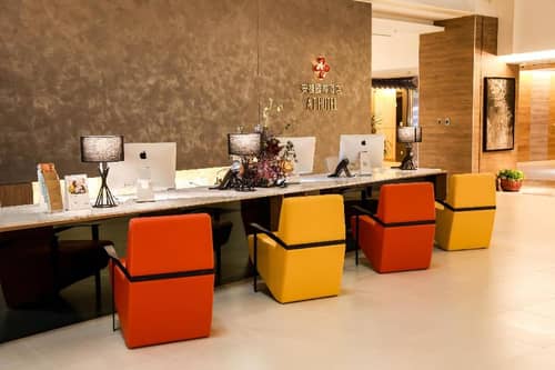 AJ Hotel