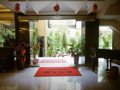 E Moon Hotel