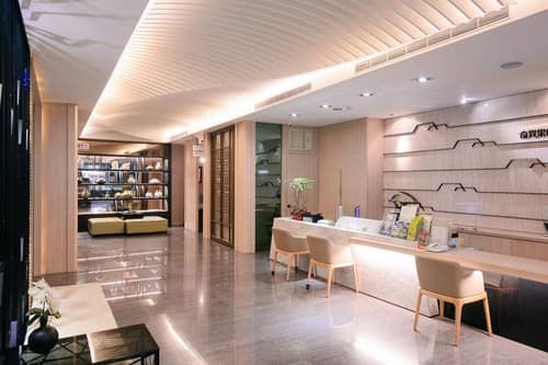Kiwi Express Hotel-Kaohsiung Station