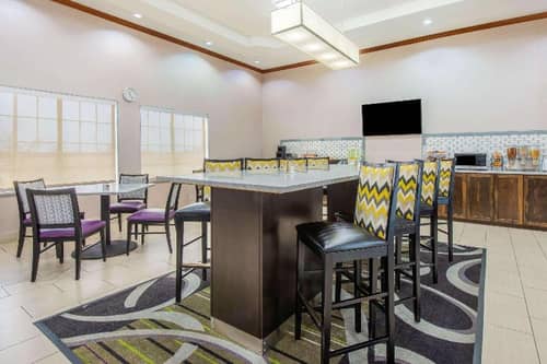 La Quinta Inn Suites Gainesville