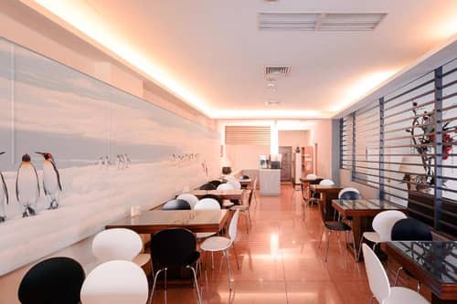 Waugh Den Business Hotel