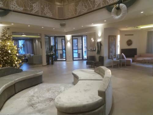 Emerald Suites