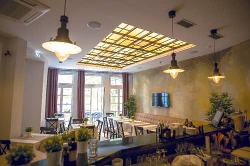 Public House Hotel