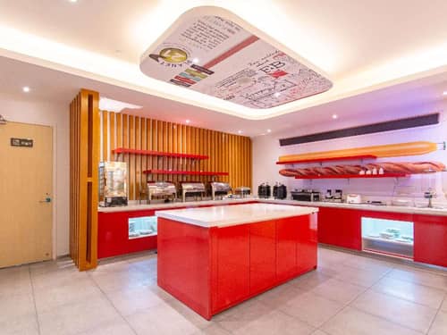 Ibis Wuxi NanChang St. Taihu Square Subway Station