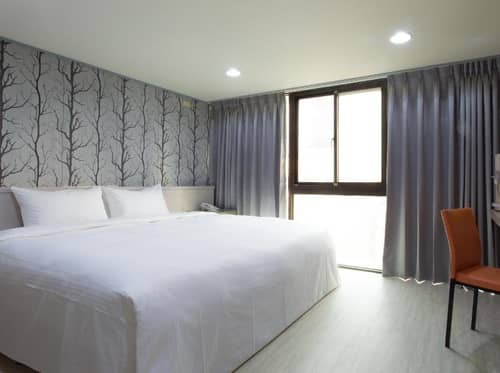 New Fun House Life Hotel