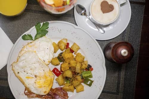 Miravida Soho Hotel & Wine Bar