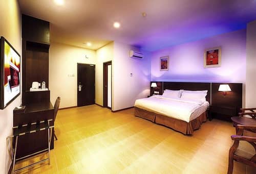 E-Red Hotel Cosmo