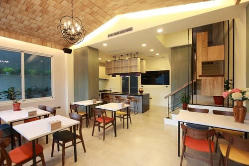 Leveeside House