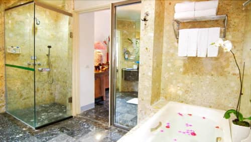 Swan Lake Villa Resort
