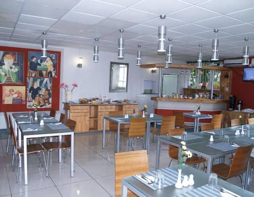 Champ De Mars Hotel